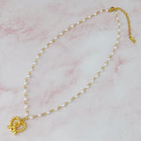 Collar con colgante de amor de pretzel