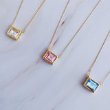 Collar con colgante cuadrado dulce