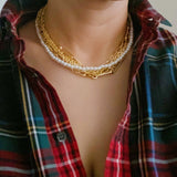 Collar de perlas con múltiples cadenas