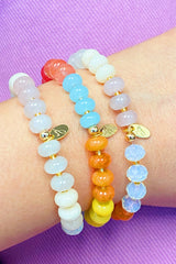 Bracelet extensible à boules semi-précieuses
