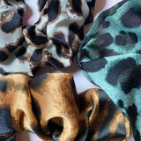 Juego de 3 scrunch de satén con estampado de leopardo