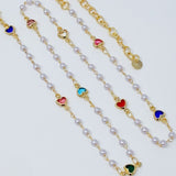 Precioso collar de cadena con perlas y minicorazones