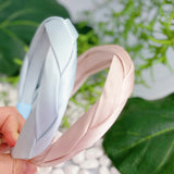 Diadema trenzada de seda satinada