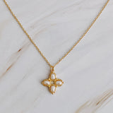 Collier Croix Perle Carrée