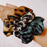 Juego de 3 scrunch de satén con estampado de leopardo