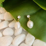 Boucles d'oreilles pendantes élégantes en perles d'eau douce