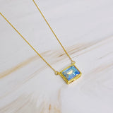 Collar con colgante cuadrado dulce