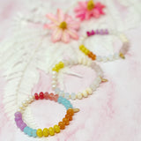 Bracelet extensible à boules semi-précieuses