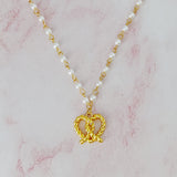 Collar con colgante de amor de pretzel