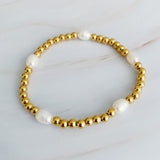 Pulseras de adorno dorado con perlas de agua dulce
