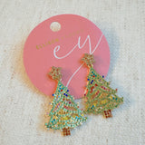 Beaded Christmas tree earrings in green with festive sparkle – bold and playful holiday accessory
