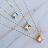 Collar con colgante cuadrado dulce