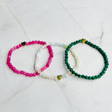 Preciosa pulsera elástica con cuentas de piedra