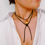 Collier en forme de larme en cuir noir