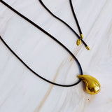 Collier en forme de larme en cuir noir