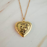 Collier avec médaillon ouvert et initiale en forme de cœur nostalgique
