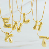 Collier initial lettre ballon