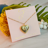 Collier avec médaillon ouvert et initiale en forme de cœur nostalgique