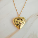 Collier avec médaillon ouvert et initiale en forme de cœur nostalgique