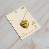 Collar con colgante de corazón grabado de mamá