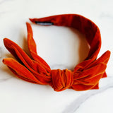Diadema con lazo de terciopelo estructurado