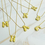 Collier initial lettre ballon