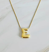 Collier initial lettre ballon