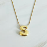 Collier initial lettre ballon