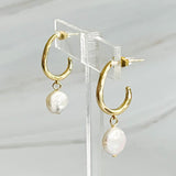 Boucles d'oreilles créoles en or et perles pendantes