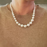 Collar de perlas glamurosas graduadas
