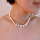 Collar de perlas glamurosas graduadas