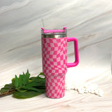 Elegante taza de agua grande con asa Checker