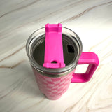 Elegante taza de agua grande con asa Checker