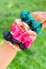 Ensemble chouchou en perles et satin