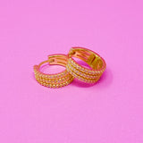 Boucles d'oreilles Huggie triple brillance