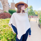Poncho de lujo junto al río