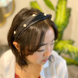 Diadema con adornos de corazón de Liz