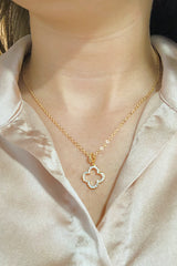 Collier pendentif ouvert et clouté