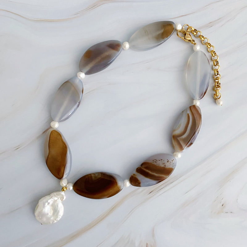 Collier de perles baroques glamour de l'Upper East