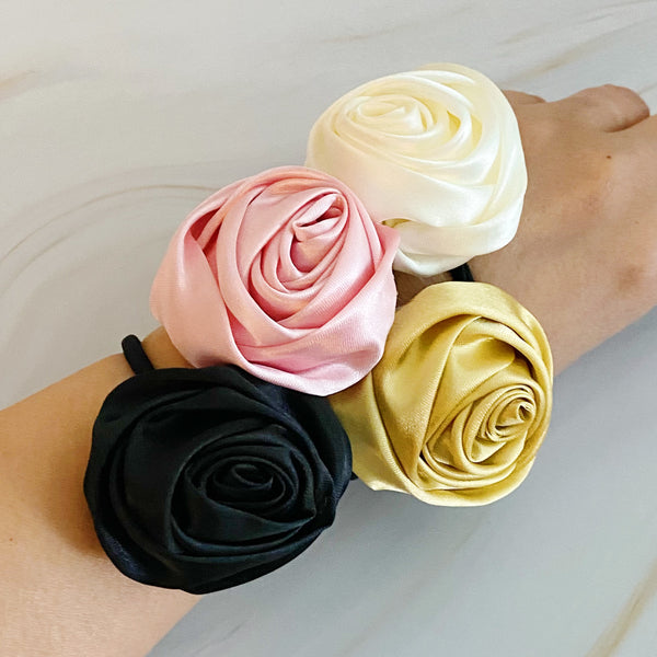 Ensemble d’attaches de cheveux en satin rose cueillies à la main de 4