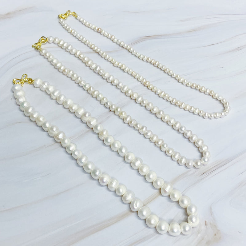 Clover Clasp Genuine Pearl Necklace