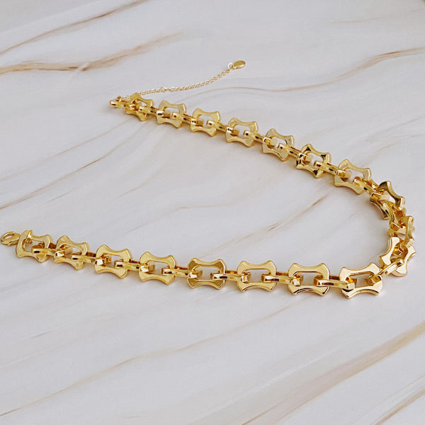 Exquisite Designers Bold Chain Necklace