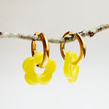 Boucles d'oreilles créoles dorées Dangle Daisy