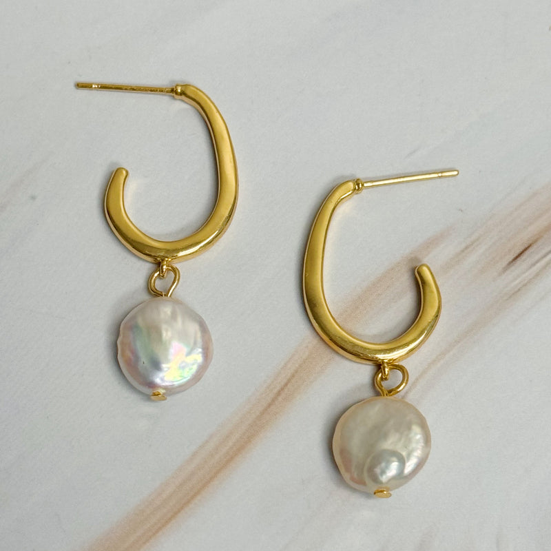Boucles d'oreilles créoles en or et perles pendantes
