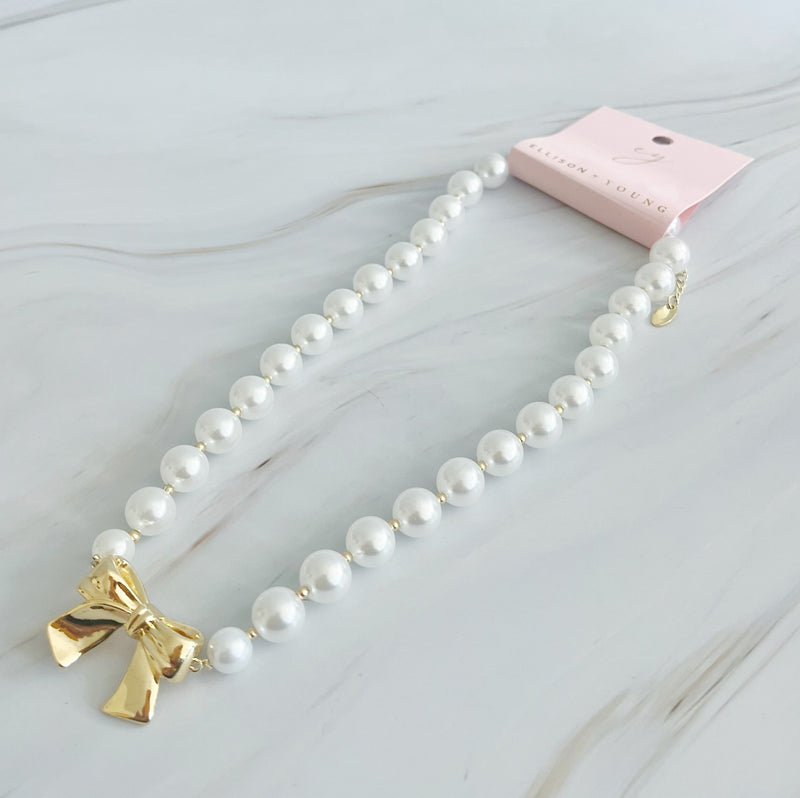 Bow And Pearls Necklace