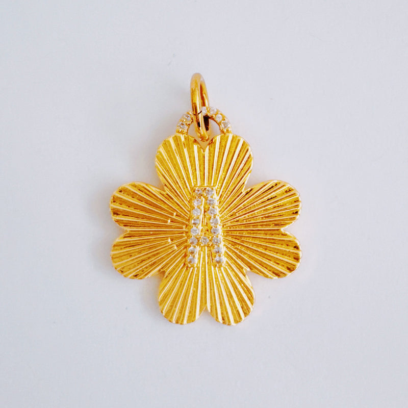 Clover Initial Seamless Clip Charm