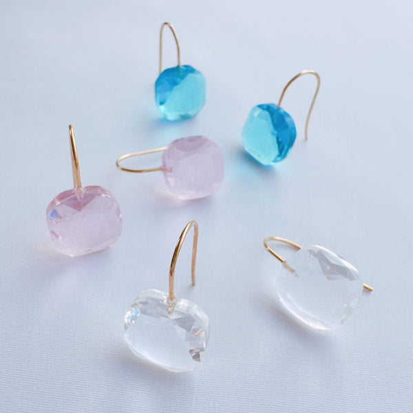 Boucles d'oreilles à bijoux flottant en toute transparence