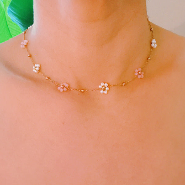 Collar de cuentas romántico de campo de flores