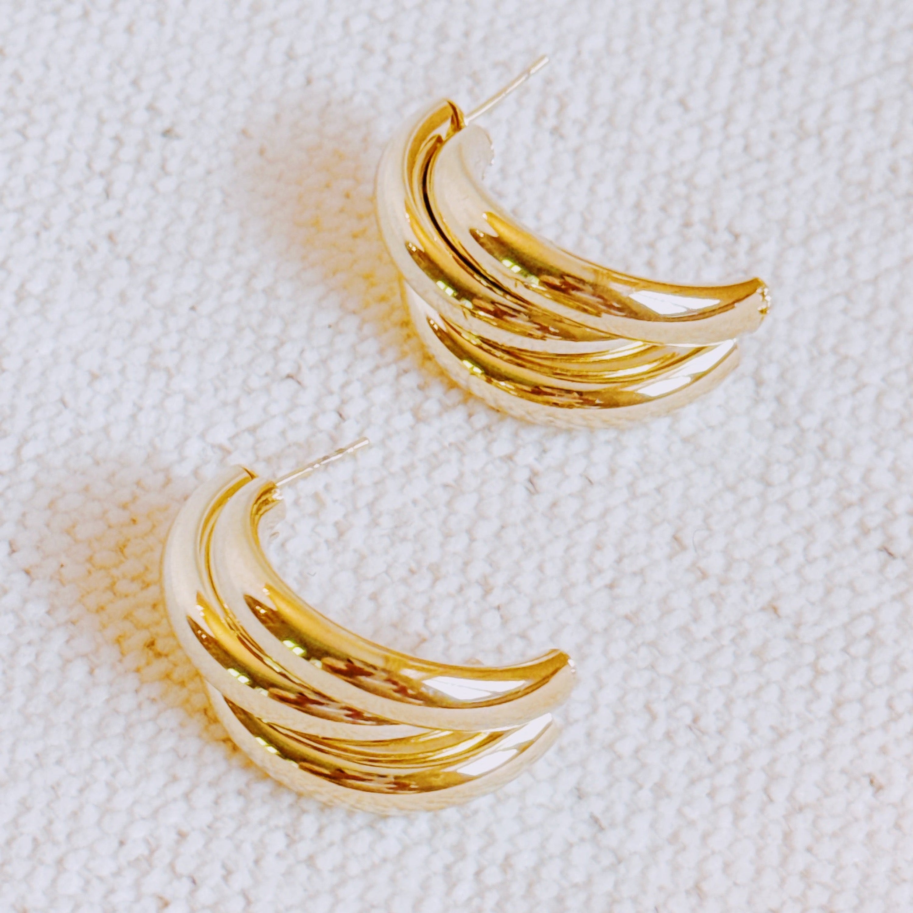 Interlock Bold Loop Earrings – Ellisonyoung.com
