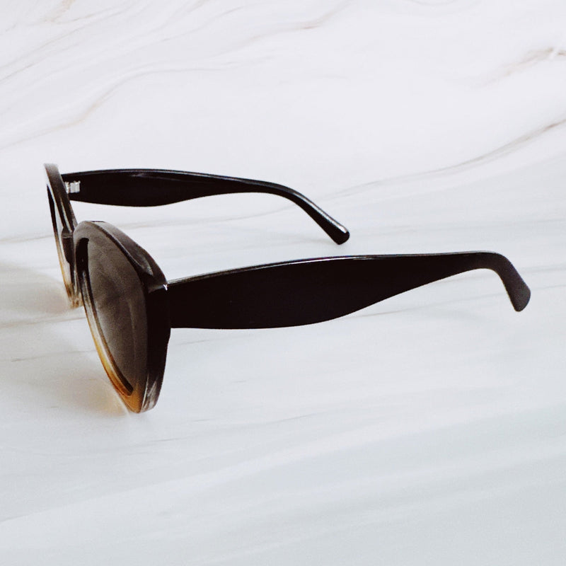Ombre-Two-Toned-frame-with-Black-Lens-Sunglasses-Side-View